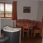 Haus Koller Apartamento *
